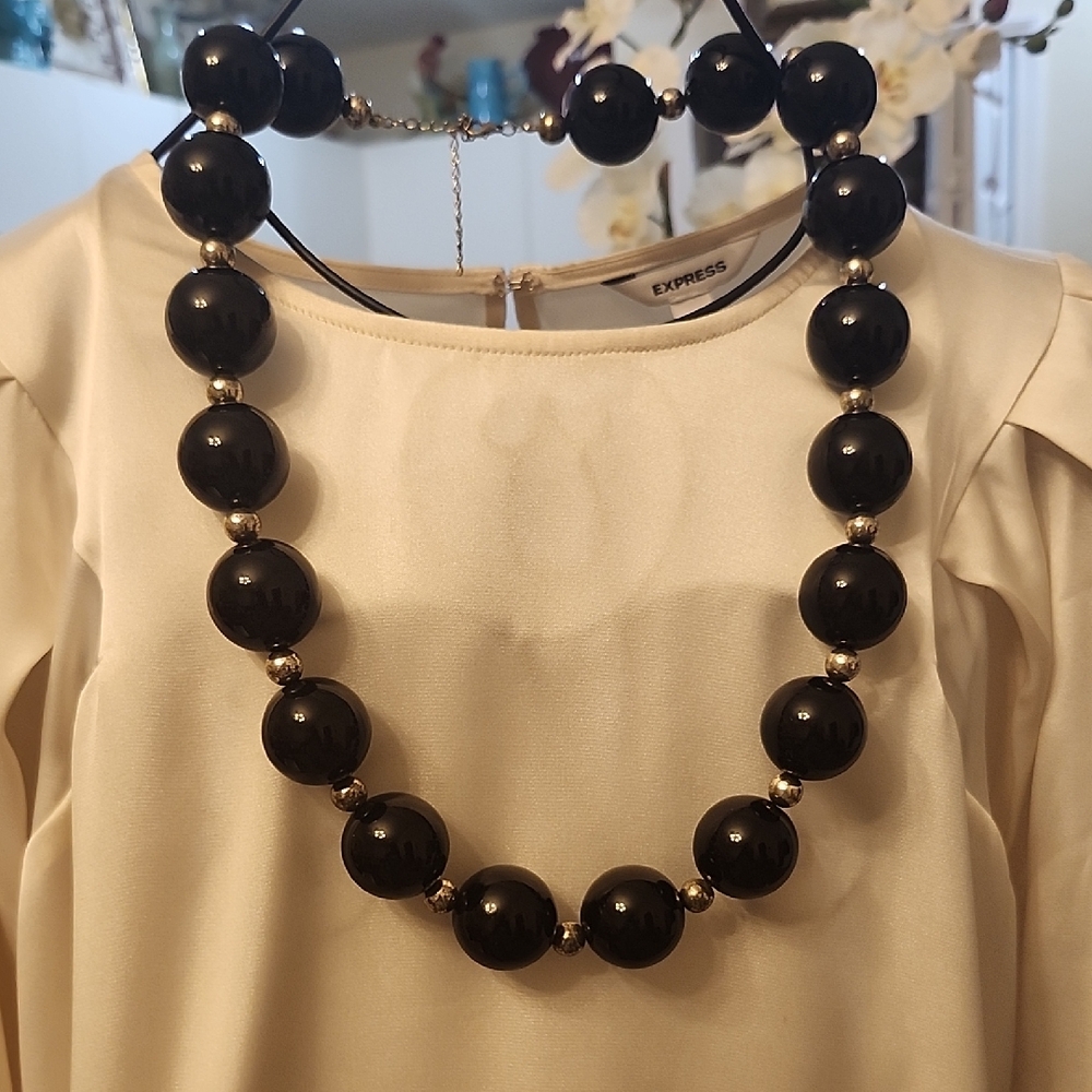 Vintage Express BOLD Black Statement Necklace with Glossy Beads